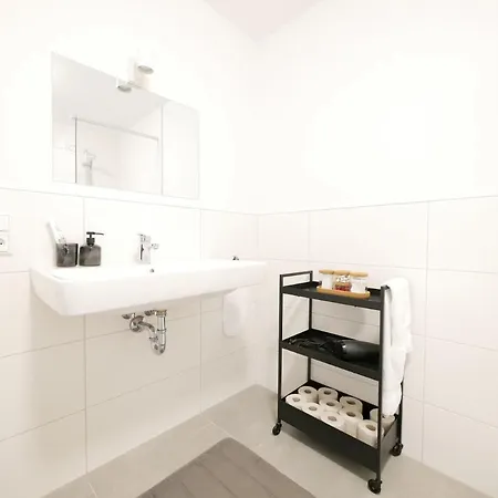 75 M2, Zentral, Kueche, Balkon, Parkplatz Appartement Osnabrück Buitenkant foto