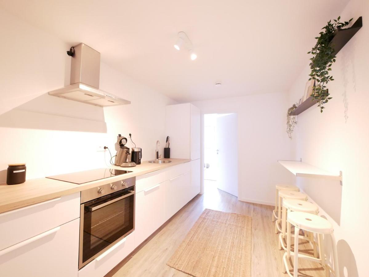 75 M2, Zentral, Kueche, Balkon, Parkplatz Apartment